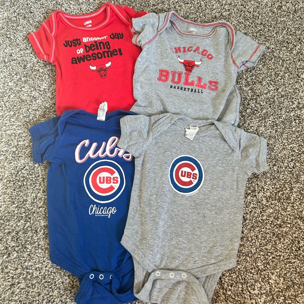 Chicago fan onesies 6m